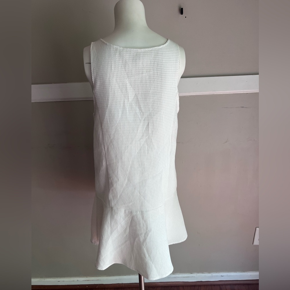 BB Dakota Cream Textured Sleeveless Dress - Picture 2 of 3
